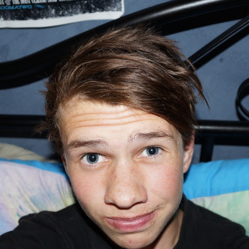 Dillon Brown Photo 15