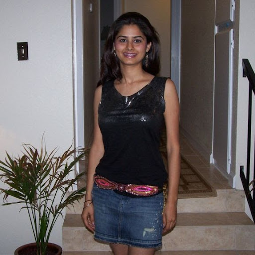 Jennifer Singh Photo 35