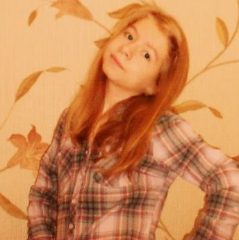 Elizabeth France Photo 19