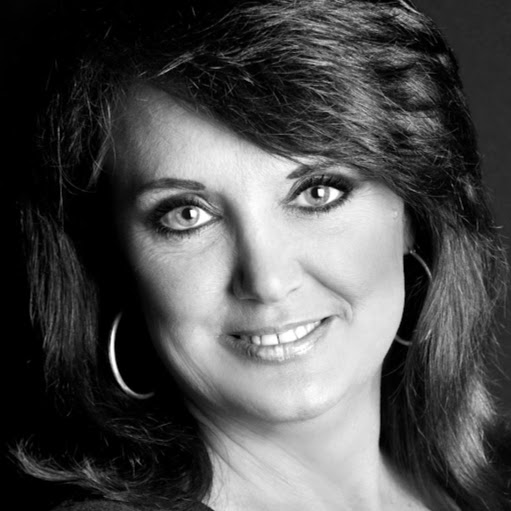 Debra Maxwell Photo 23