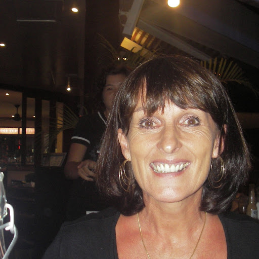 Sandra Garland Photo 33