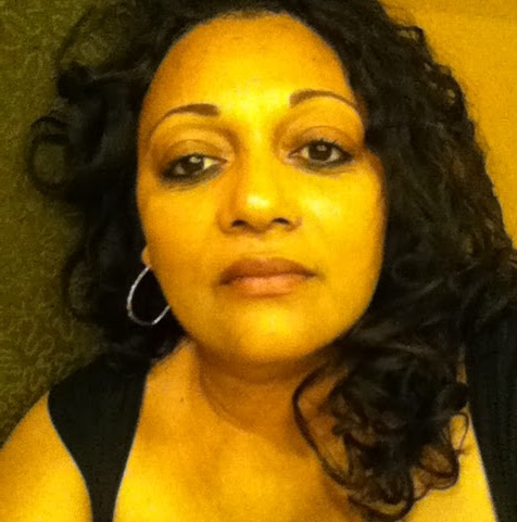 Joy Phillips Photo 28