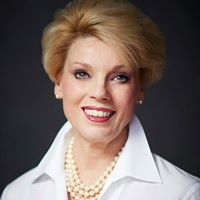 Lori Geiger Photo 10