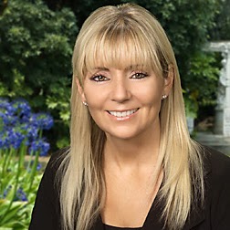 Pamela Stewart Photo 39