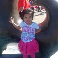 Elizabeth Arce Photo 9