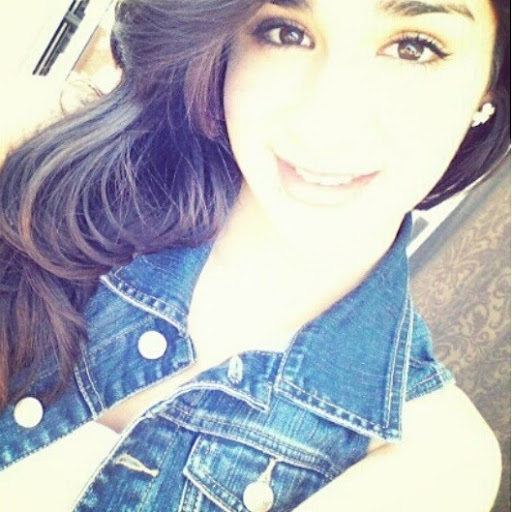Sammy Ruiz Photo 37