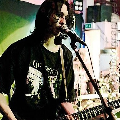 Lee Raven Photo 15