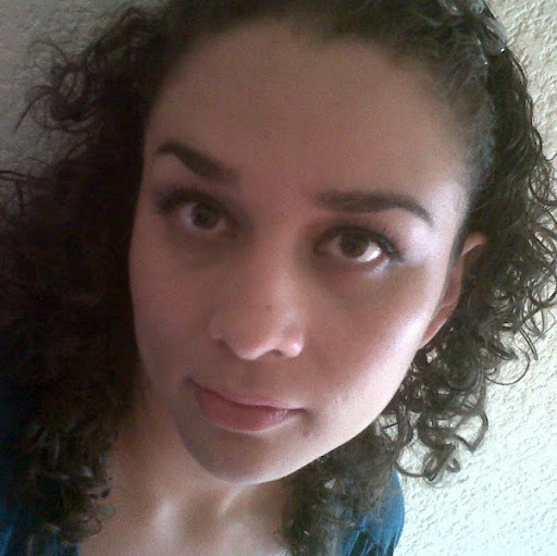 Linda Calderon Photo 33