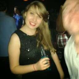 Amy Laird Photo 7