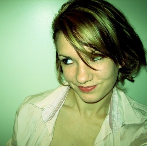 Lisa Quinn Photo 38