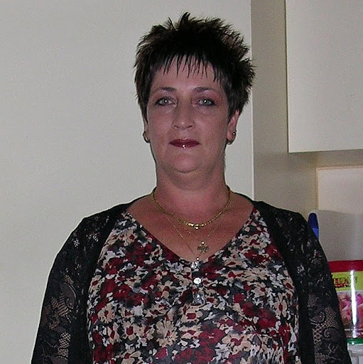 Carol Hutchison Photo 7