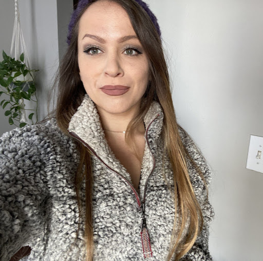 Elizabeth Hines Photo 10