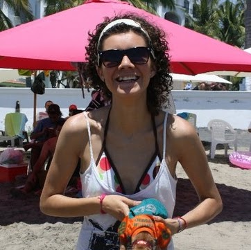 Dee Rivas Photo 4