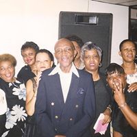 Nanette Lewis Photo 24