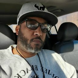 Derrick Williams Photo 16