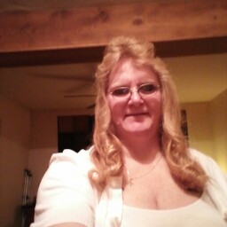 Connie Holmes Photo 43