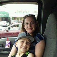 Jennifer Weiner Photo 16
