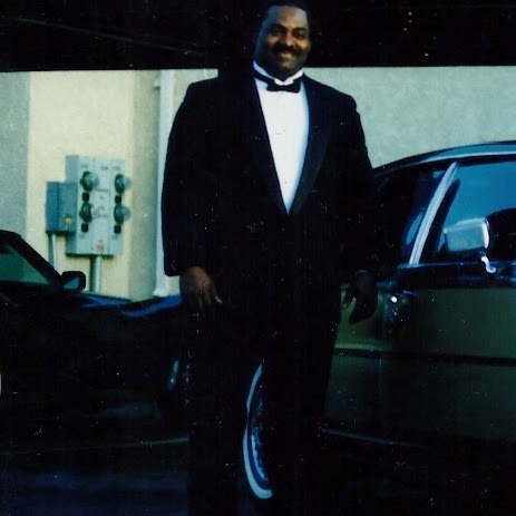 Robert Dickerson Photo 12