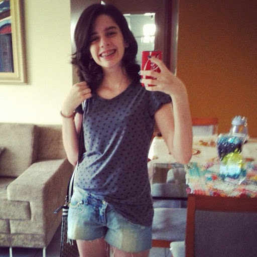 Lisa Poggi Photo 21