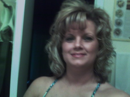 April Thompson Photo 34