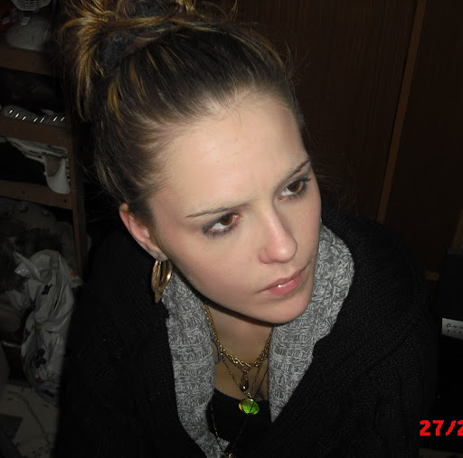 Shelly Hooper Photo 19