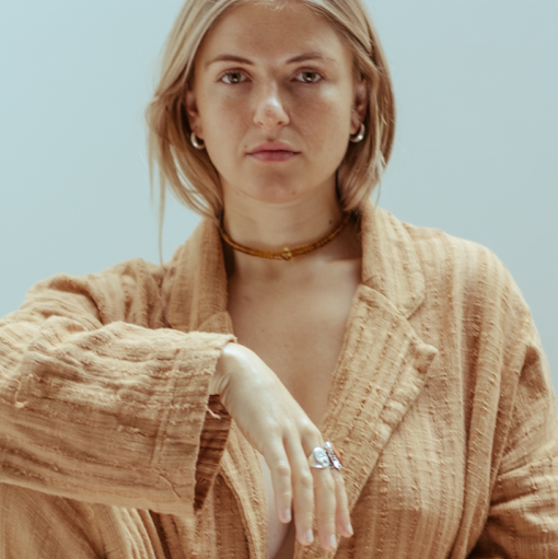 Robyn Lambert Photo 36
