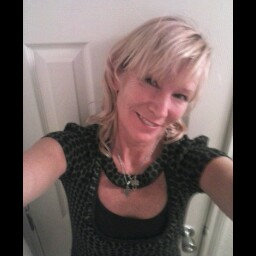 Michelle Herrmann Photo 25