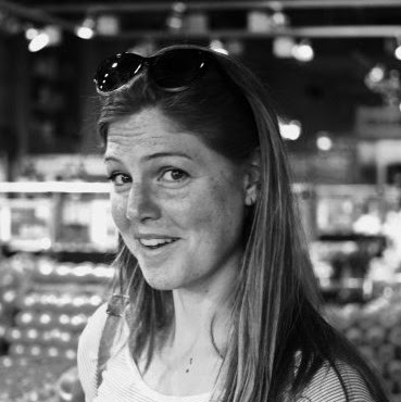 Sara Hartman Photo 41