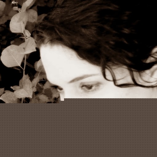 Sarah Lawless Photo 10