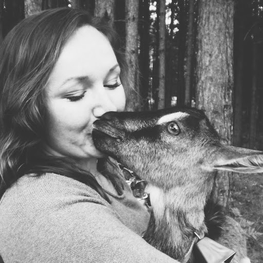 Samantha Schmidt Photo 42