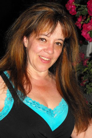 Angela Torres Photo 37