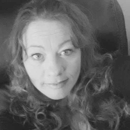 April Ray Photo 9