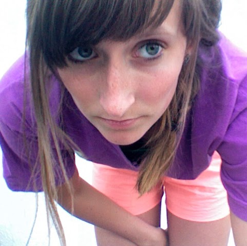 Elizabeth Calvert Photo 11