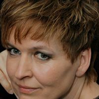 Esther Tanner Photo 18