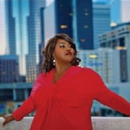 Renee Ellis Photo 11