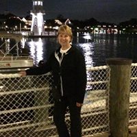 Linda Petersen Photo 32
