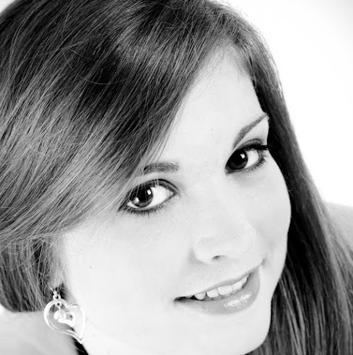 Victoria Halley Photo 3