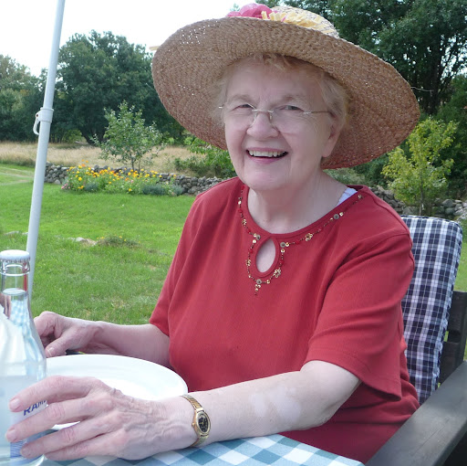 Carol Alberts Photo 6