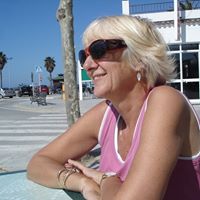Helen Thompson Photo 23
