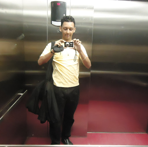 Kenneth Gomez Photo 40