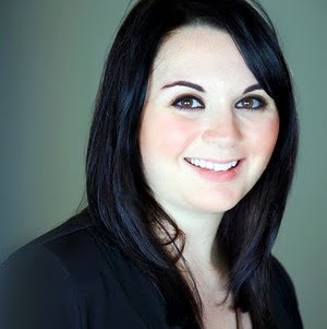 Heather English Photo 9