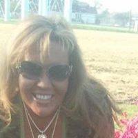 Laurie Ellis Photo 8