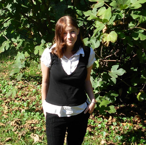 Julie Clark Photo 31