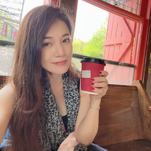 Yvonne Lin Photo 16