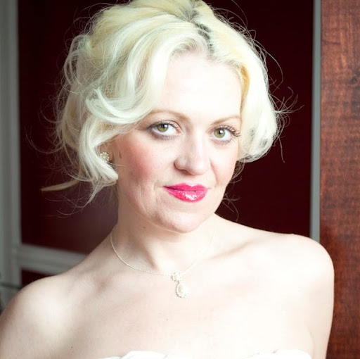Christa Anderson Photo 33