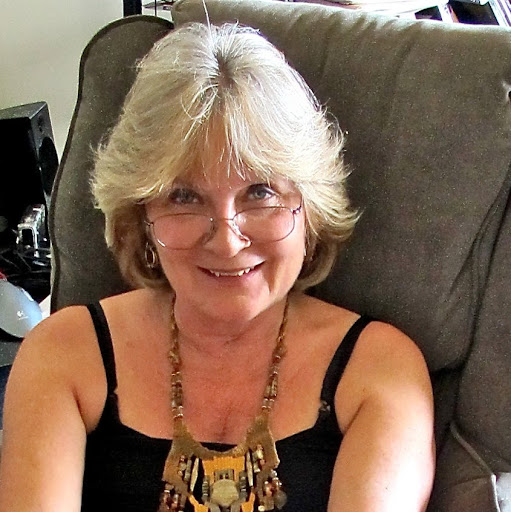 Julia Pace Photo 10