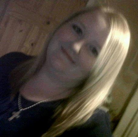 Amy Bonner Photo 34