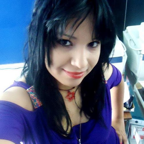 Elizabeth Amaya Photo 37
