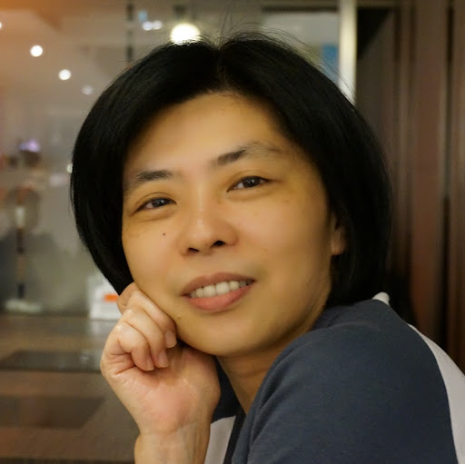 Julia Tsai Photo 13