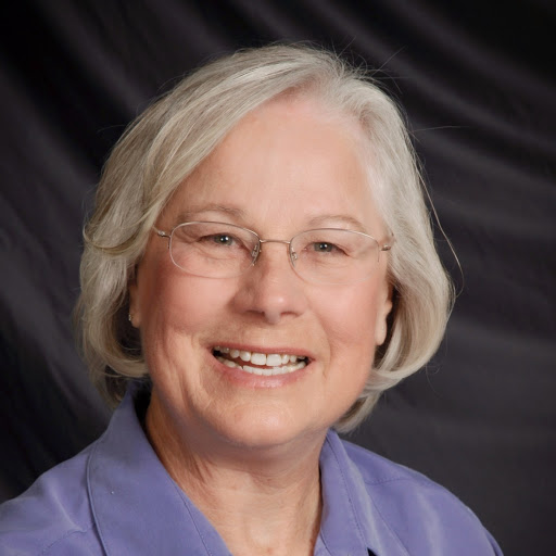 Elizabeth Stark Photo 39
